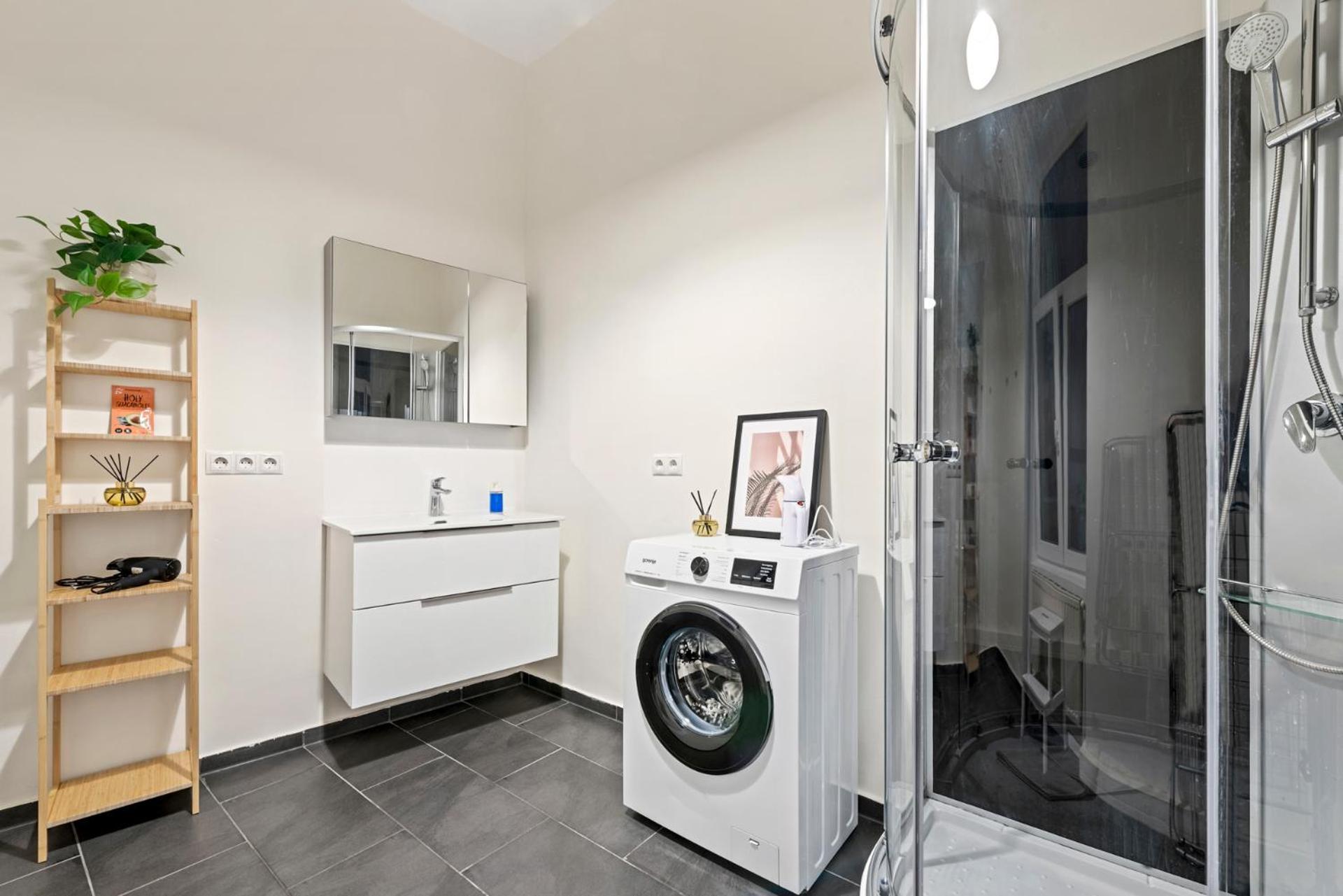 Cozy City Apartment - 15 Min To City-Centre - Contactless 24H Check-In فيينا المظهر الخارجي الصورة